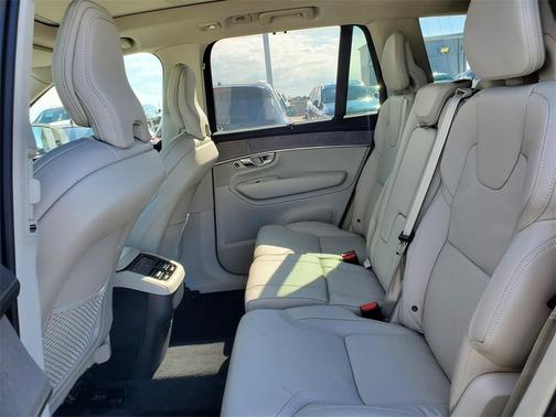 2026 Volvo XC90 B6 Ultra 7-Seater