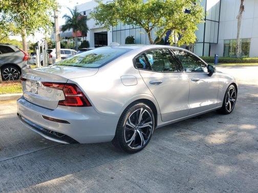 Silver 2025 Volvo S60 B5 Core