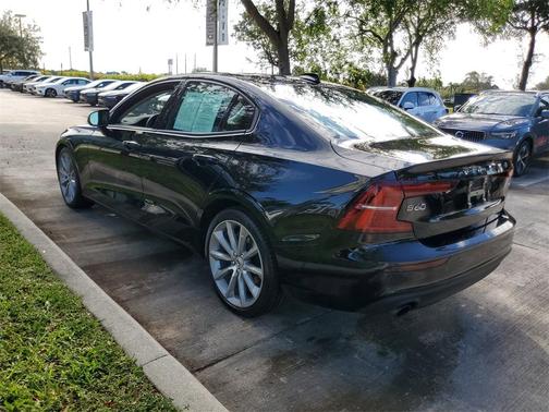 2020 Volvo S60 T5 Momentum