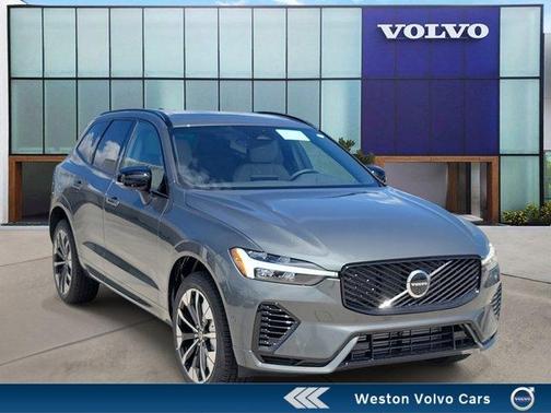 2026 Volvo XC60 T8 PLUS