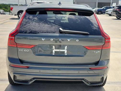 2026 Volvo XC60 T8 PLUS