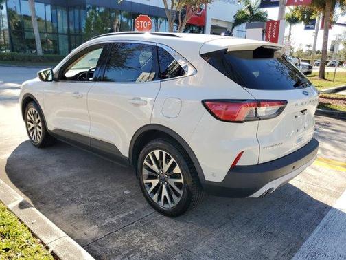 2020 Ford Escape Titanium Hybrid