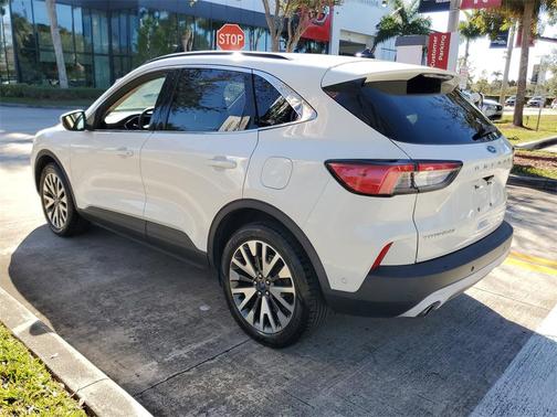 2020 Ford Escape Titanium Hybrid
