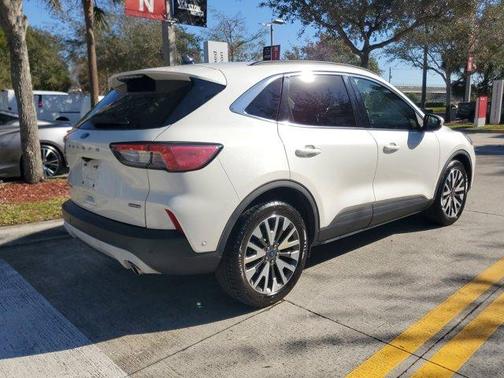 2020 Ford Escape Titanium Hybrid