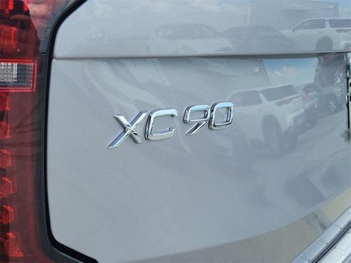 2026 Volvo XC90 B6 Ultra 7-Seater
