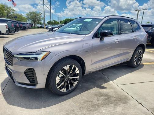 2026 Volvo XC60 T8 ULTRA