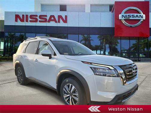 2025 Nissan Pathfinder SL