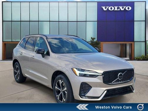 Bright 2026 Volvo XC60 B5 Core