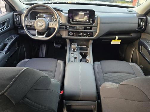 2025 Nissan Pathfinder S