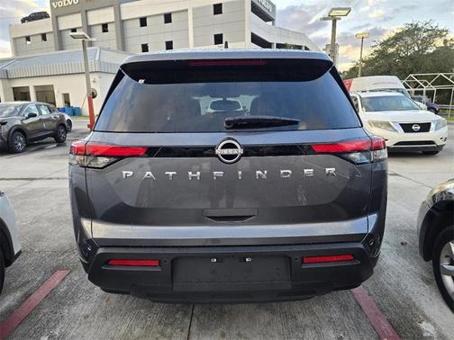 2025 Nissan Pathfinder S