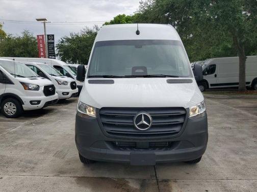 White 2025 Mercedes-Benz Sprinter 2500 144 WB