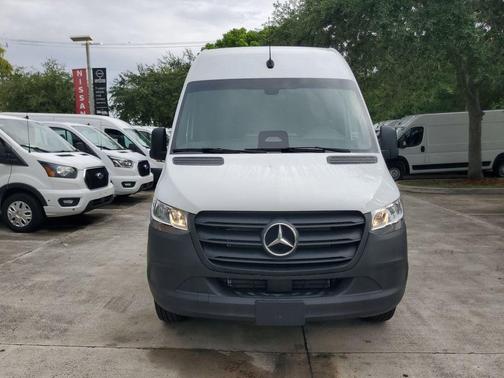 White 2025 Mercedes-Benz Sprinter 2500 144 WB