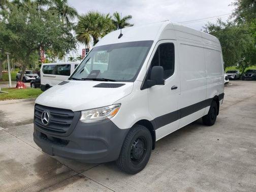 White 2025 Mercedes-Benz Sprinter 2500 144 WB