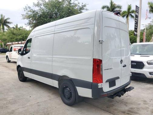 White 2025 Mercedes-Benz Sprinter 2500 144 WB