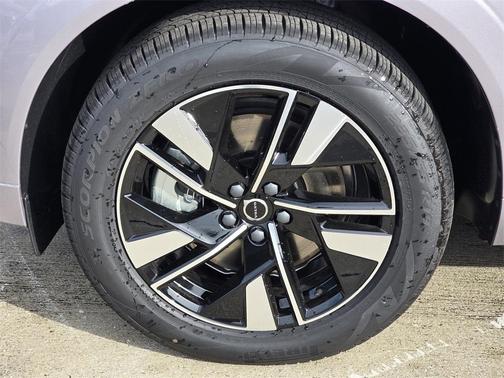 2026 Volvo XC60 T8 CORE
