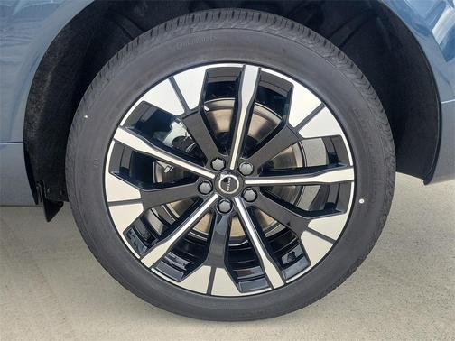2026 Volvo XC60 T8 PLUS