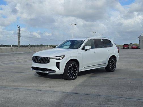 Crystal White Pearl 2026 Volvo XC90 Plug-In Hybrid T8 Plus 7-Seater