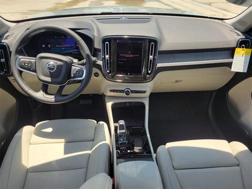 2026 Volvo XC40