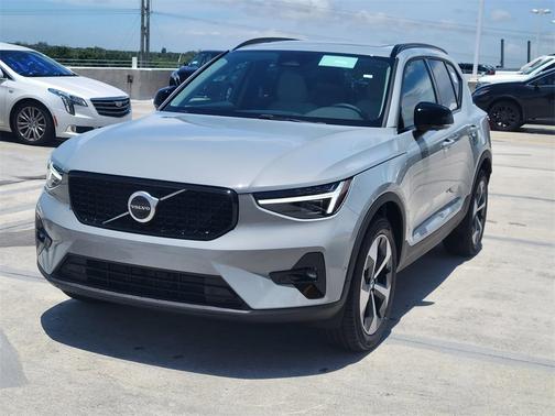 2026 Volvo XC40