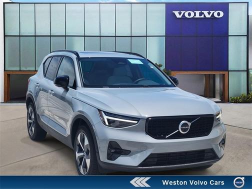 2026 Volvo XC40