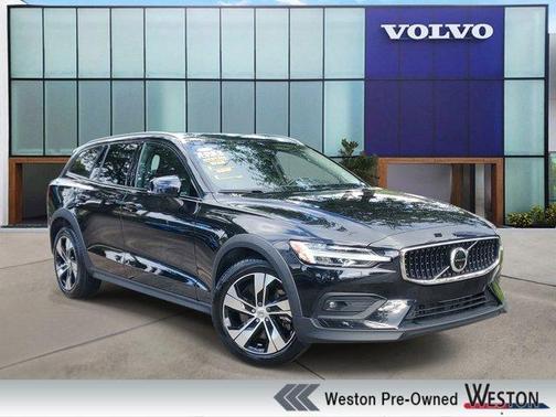 2024 Volvo V60 Cross Country B5 Plus