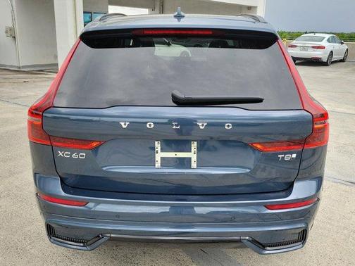 Denim Blue Metallic 2026 Volvo XC60 Plug-In Hybrid T8 Ultra