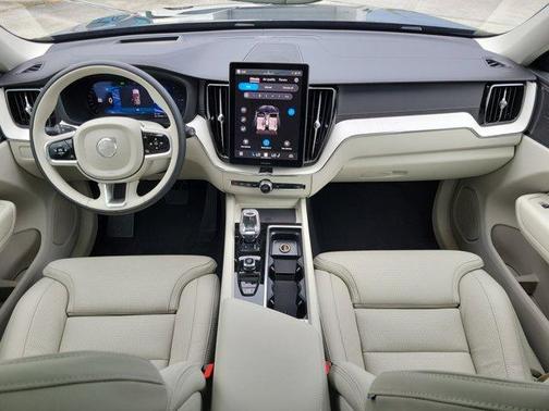 Denim Blue Metallic 2026 Volvo XC60 Plug-In Hybrid T8 Ultra