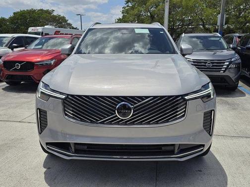 2025 Volvo XC90 Plug-In Hybrid T8 Plus 7-Seater