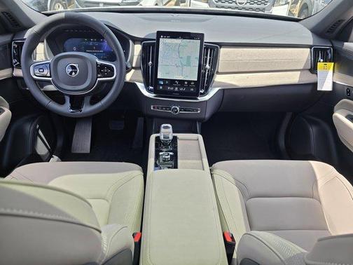2025 Volvo XC90 Plug-In Hybrid T8 Plus 7-Seater