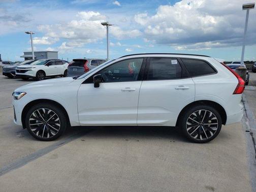 2026 Volvo XC60 B5 Ultra