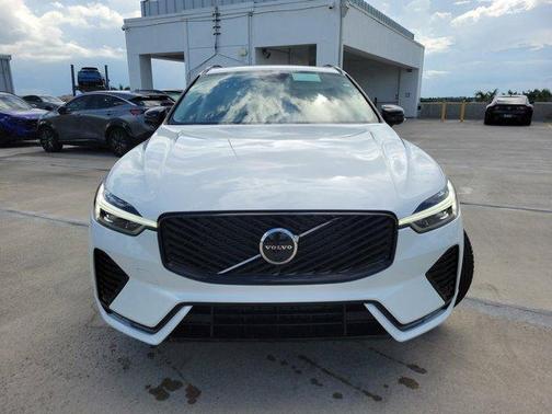 2026 Volvo XC60 B5 Ultra