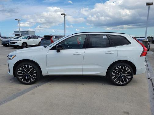 2026 Volvo XC60 B5 Ultra