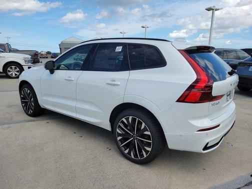 2026 Volvo XC60 B5 Ultra