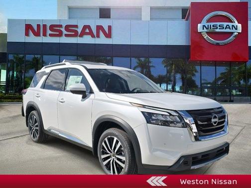 2025 Nissan Pathfinder Platinum