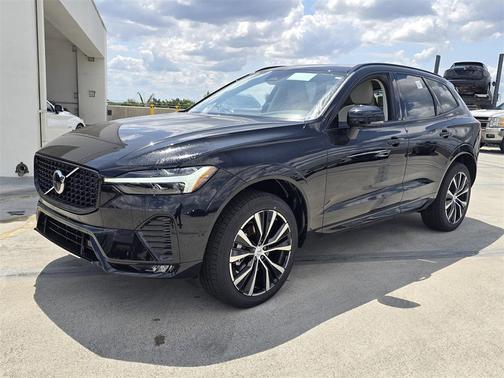 2025 Volvo XC60 B5 Plus