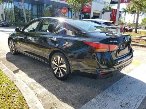 2021 Nissan Altima 2.5 SV