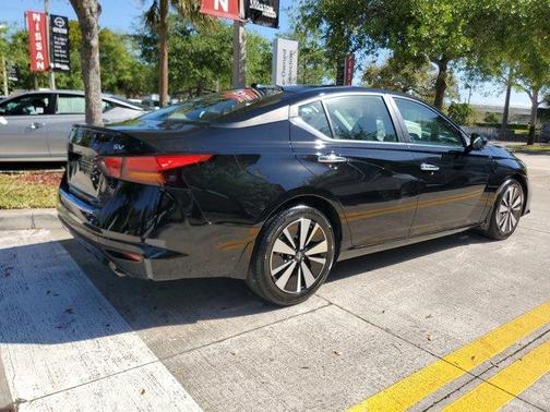 2021 Nissan Altima 2.5 SV