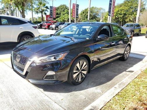 2021 Nissan Altima 2.5 SV