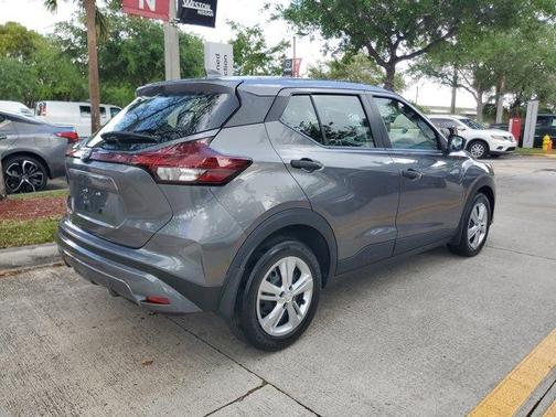 Gun Metallic 2023 Nissan Kicks S