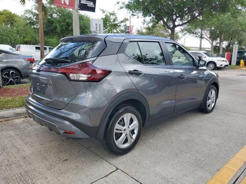 Gun Metallic 2023 Nissan Kicks S