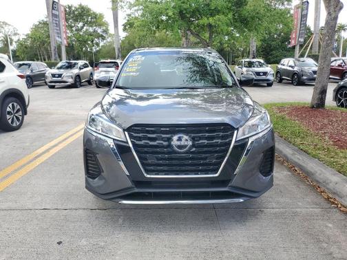 Gun Metallic 2023 Nissan Kicks S