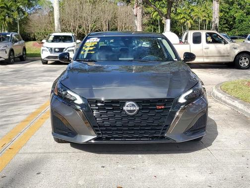 2025 Nissan Altima SR