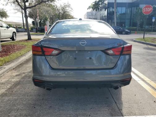 2025 Nissan Altima SR