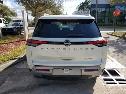 2022 Nissan Pathfinder Platinum