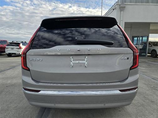 2025 Volvo XC90 B5 Plus 7-Seater