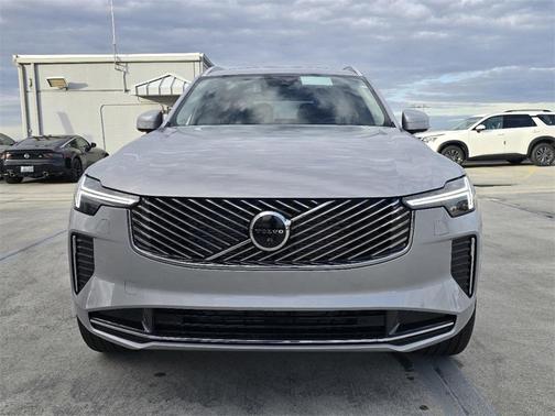2025 Volvo XC90 B5 Plus 7-Seater