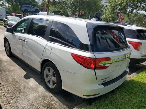 White Diamond Pearl 2019 Honda Odyssey EX-L