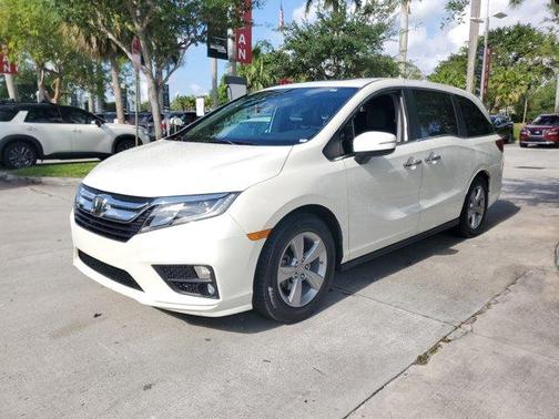 White Diamond Pearl 2019 Honda Odyssey EX-L