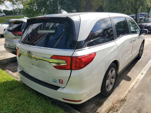 White Diamond Pearl 2019 Honda Odyssey EX-L