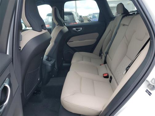 2026 Volvo XC60 B5 Core